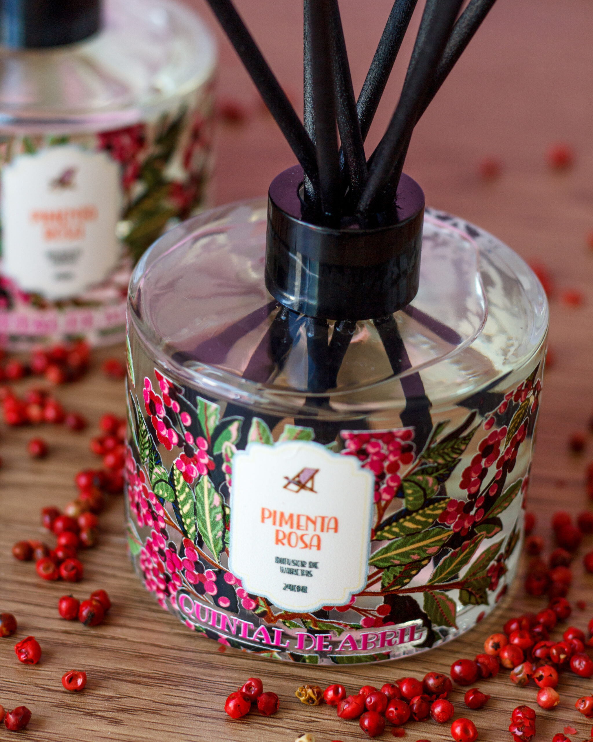 Difusor de Varetas Quintal de Abril Pimenta Rosa 240ml - Imagem 2