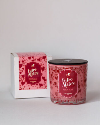 Vela Perfumada Quintal de Abril - Entre Afetos | Buquê de Peônias 190g