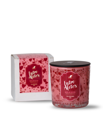 Vela Perfumada Quintal de Abril - Entre Afetos | Buquê de Peônias 190g